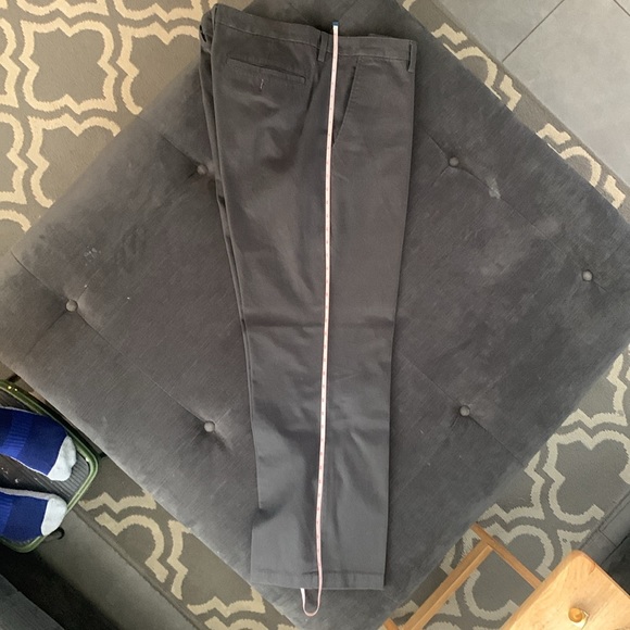 Gently used Old Navy “Classic Straight” pant Waist 42 Length 32 - Picture 7 of 8